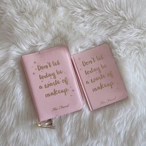 Brande new and super cute too faced 2018 planner